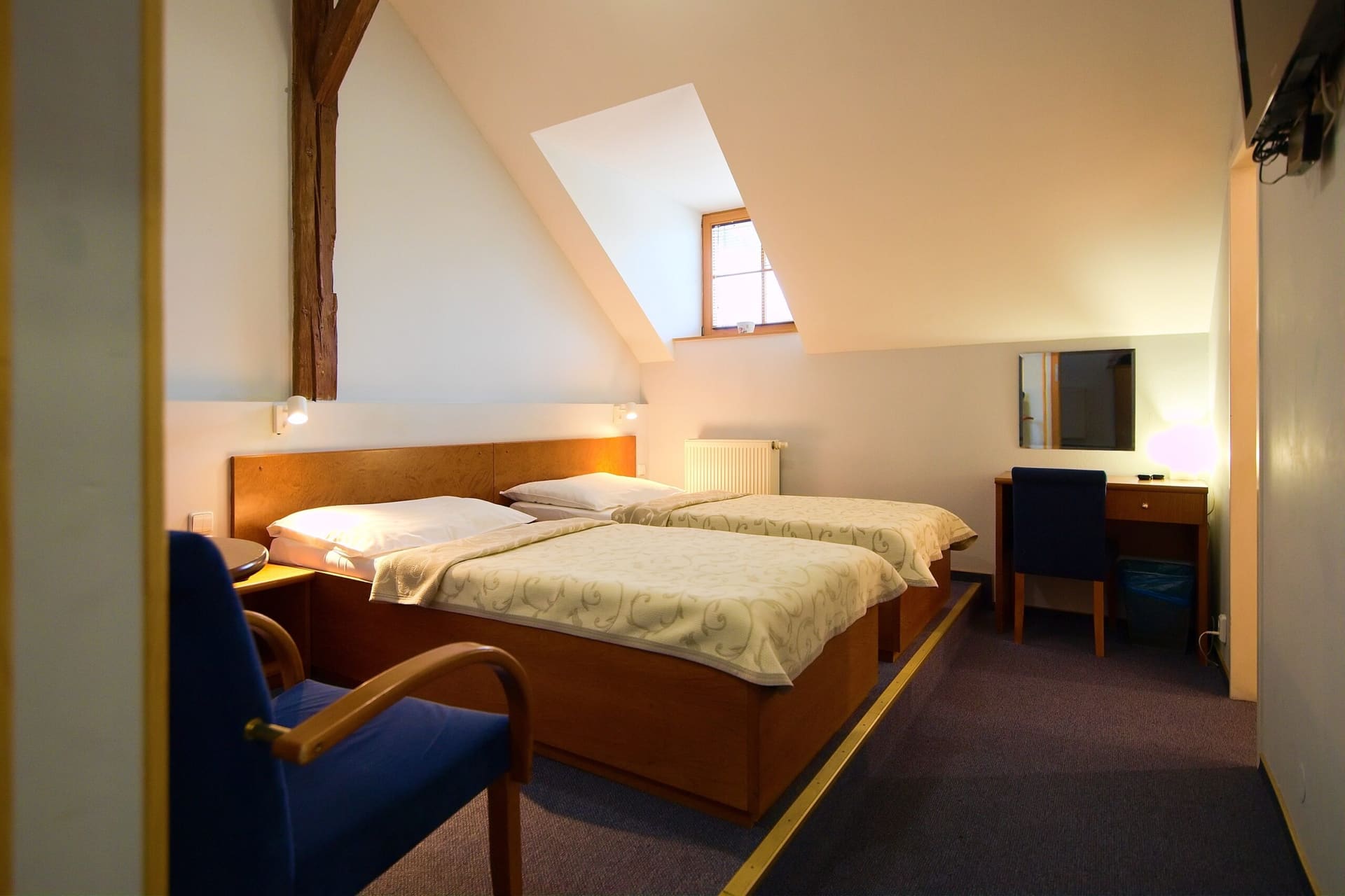 Economy Room